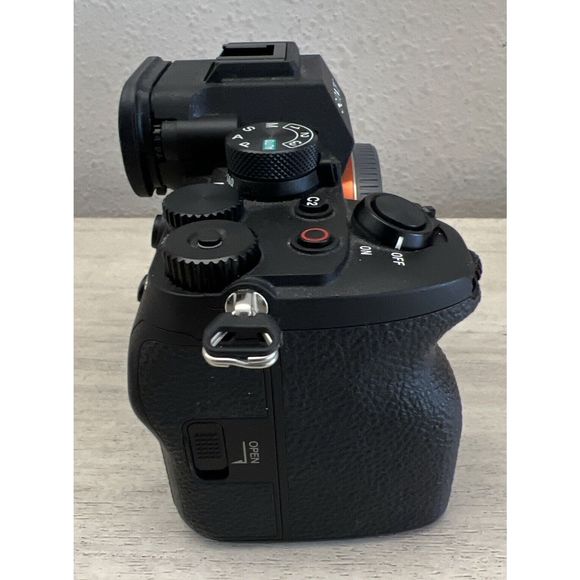 Sony a7 IV 33 MP Mirrorless Camera Body Only Box & Accessories See Description - Picture 10 of 15